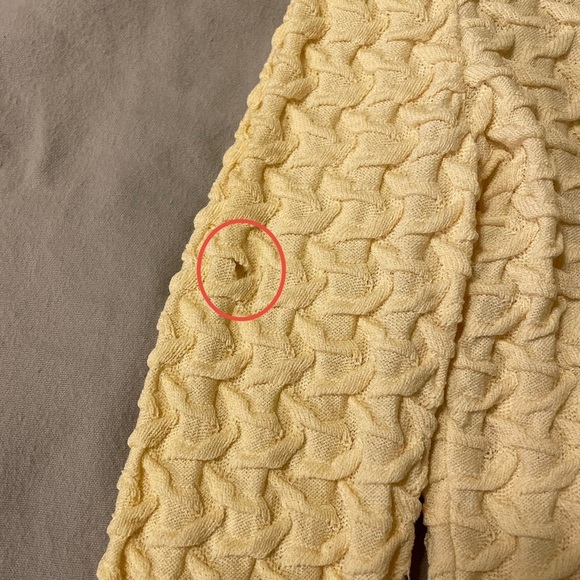 ST. JOHN COLLECTION by MARIE GRAY Vintage Tie Front Knitted Cardigan - Picture 4 of 10